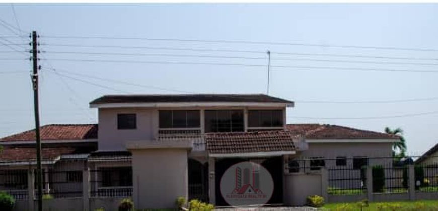 SEVEN (7) EN-SUITE BEDROOMS FAMILY HOME