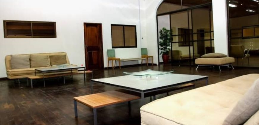 SEVEN (7) EN-SUITE BEDROOMS FAMILY HOME