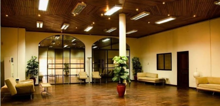 SEVEN (7) EN-SUITE BEDROOMS FAMILY HOME