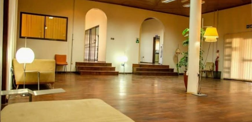 SEVEN (7) EN-SUITE BEDROOMS FAMILY HOME