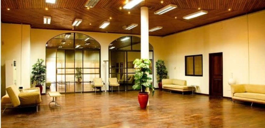 SEVEN (7) EN-SUITE BEDROOMS FAMILY HOME