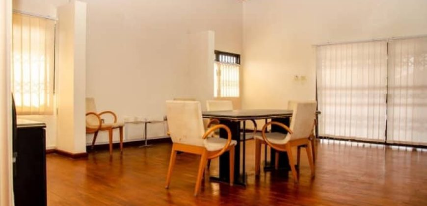 SEVEN (7) EN-SUITE BEDROOMS FAMILY HOME