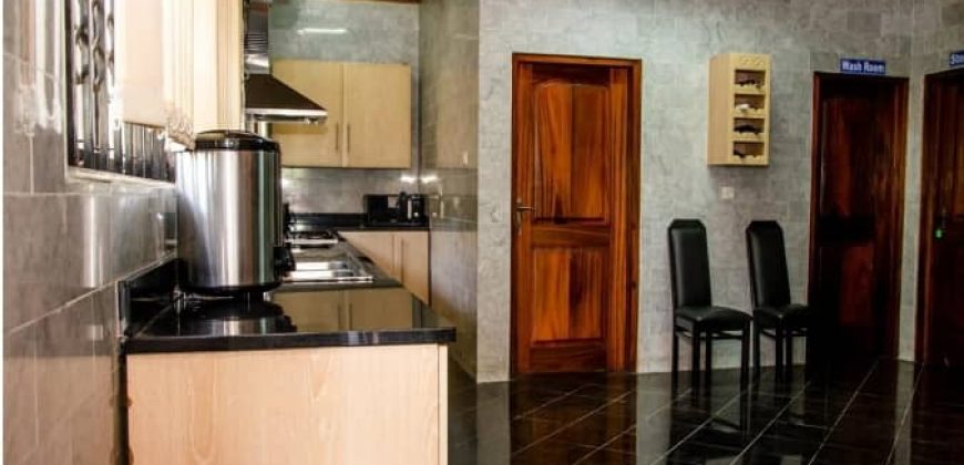 SEVEN (7) EN-SUITE BEDROOMS FAMILY HOME